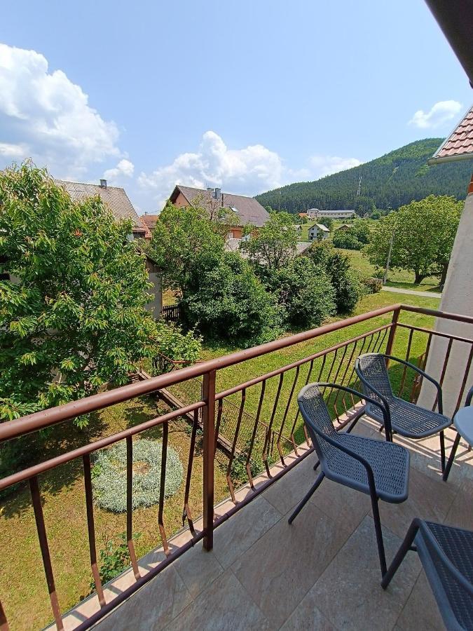 Apartment Hinic Vrhovine Екстериор снимка